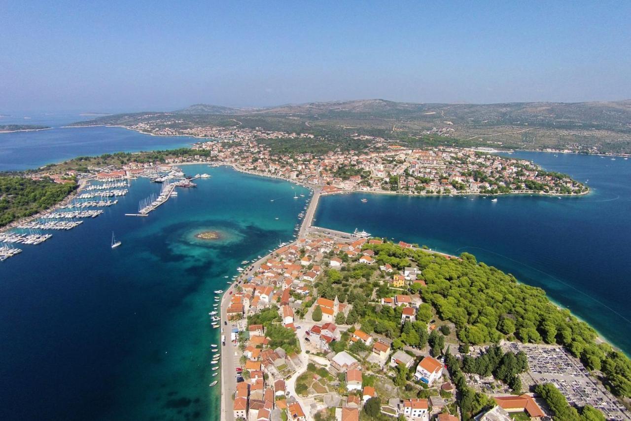 Apartments And Rooms With Parking Space Rogoznica - 10339 Экстерьер фото