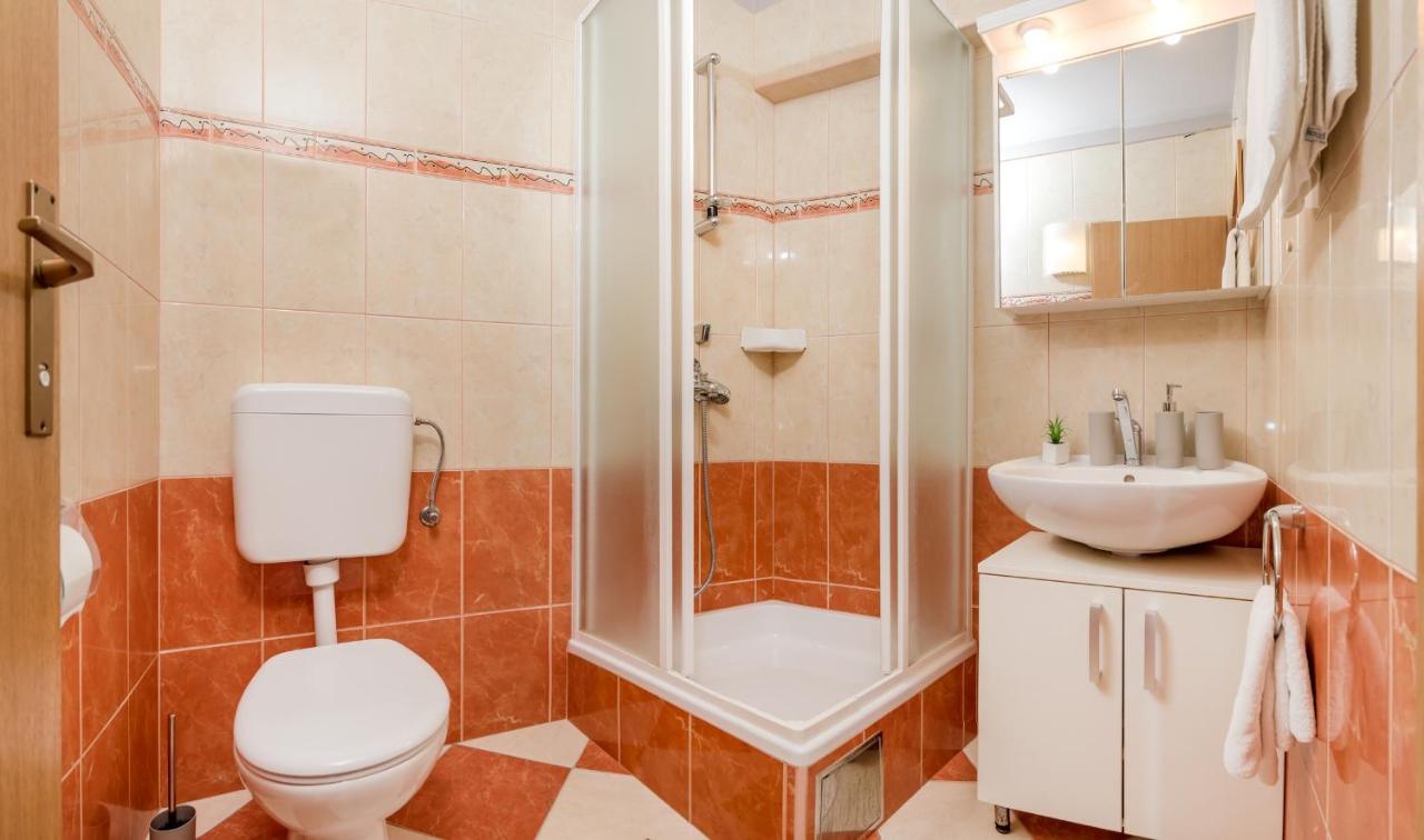 Apartments And Rooms With Parking Space Rogoznica - 10339 Экстерьер фото