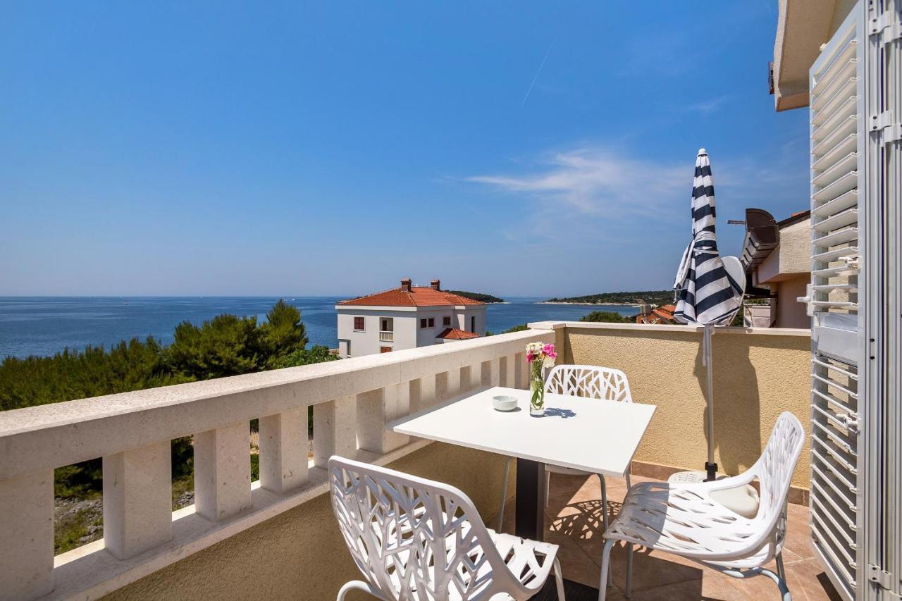 Apartments And Rooms With Parking Space Rogoznica - 10339 Экстерьер фото