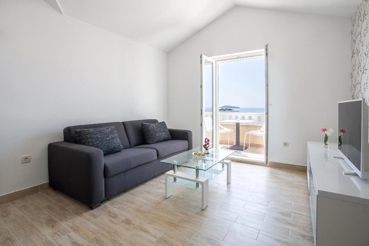 Apartments And Rooms With Parking Space Rogoznica - 10339 Экстерьер фото