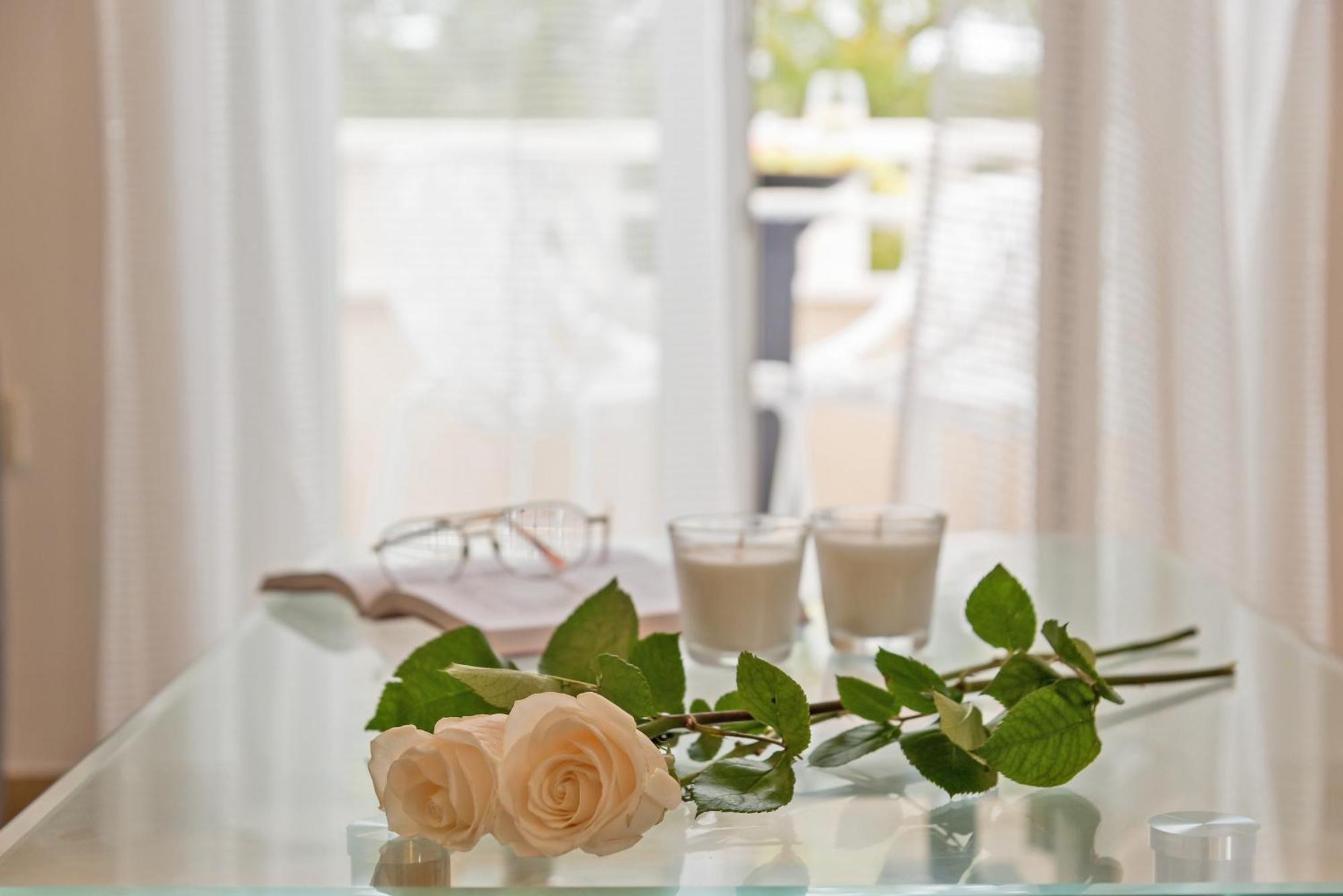 Apartments And Rooms With Parking Space Rogoznica - 10339 Номер фото