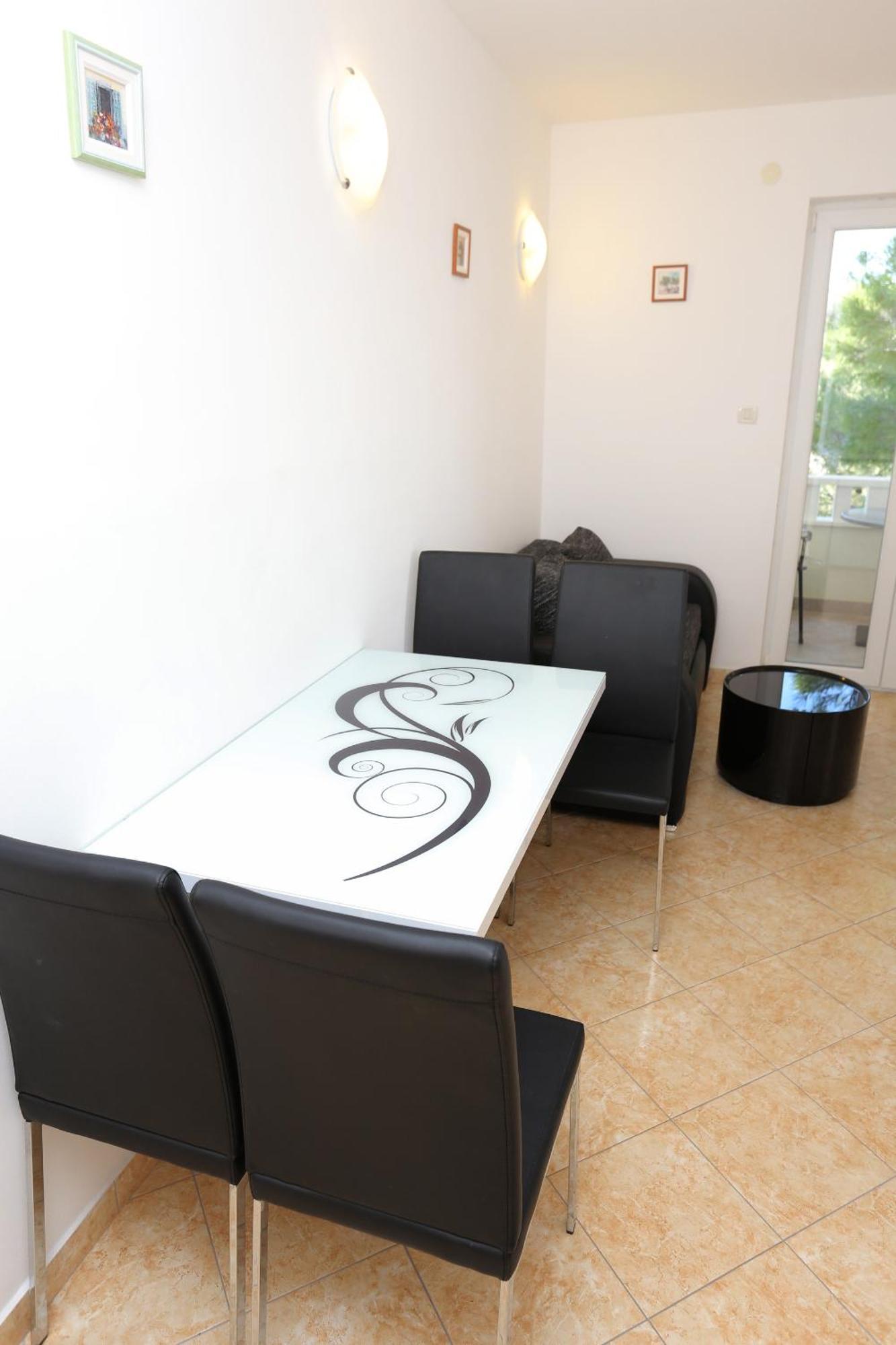 Apartments And Rooms With Parking Space Rogoznica - 10339 Номер фото