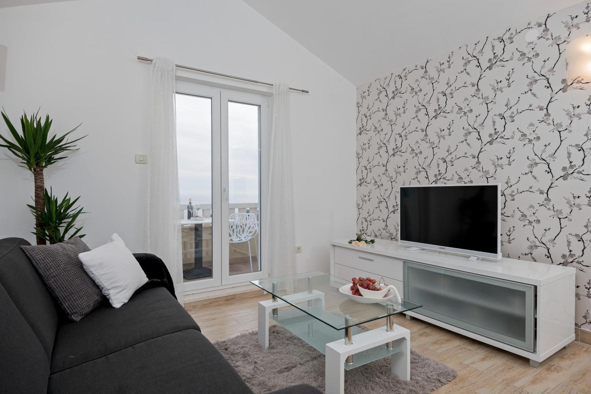 Apartments And Rooms With Parking Space Rogoznica - 10339 Номер фото